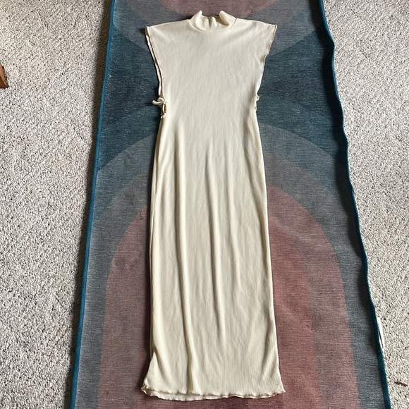 PrettyLittleThing Ribbed Pale Yellow Maxi Dress - Picture 7 of 12